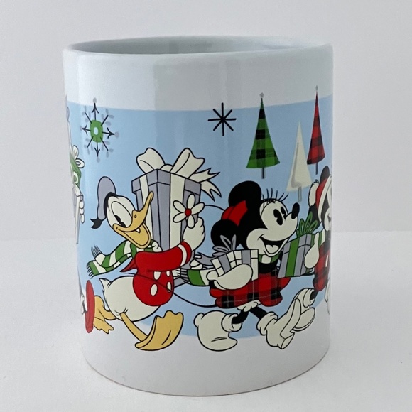 2020 Disney Mickey & Friends Christmas Mug By Frankford Candy - Picture 4 of 13
